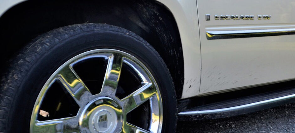 O que é cambagem e caster?