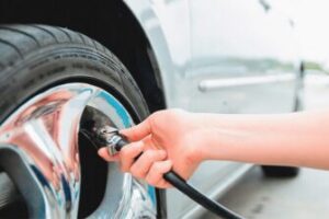 calibrar os pneus economiza combustível