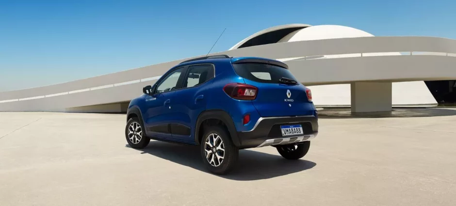 Novo Renault Kwid 2023 com pneu original da Continental