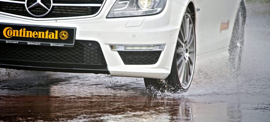 Os Pneus da Marca Continental lideram o Caminho da Segurança