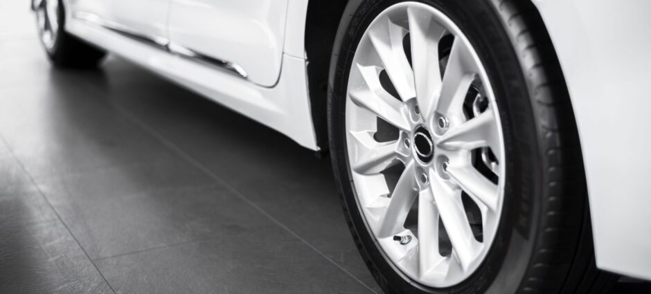 Como economizar dinheiro com pneus?