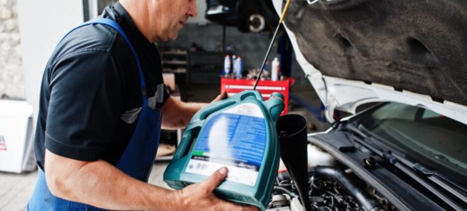 Troca de Óleo do Motor: Preservando a Saúde do Carro