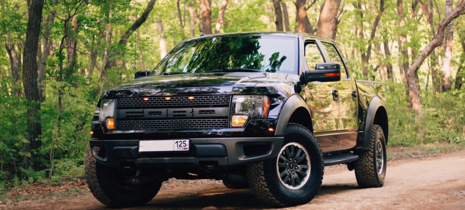 Confira os carros dos jogadores do Vasco