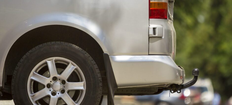 Saiba as regras para colocar o reboque no seu carro sem levar multa