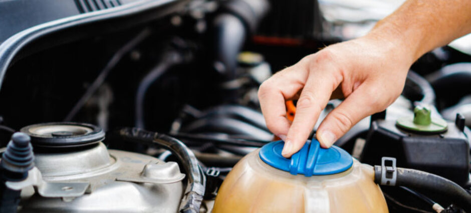 Em Quanto Tempo Devo Trocar o Fluido de Arrefecimento do Meu Carro? 