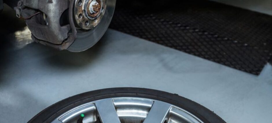 Pneus e Freios: Dupla Imbatível para a Sua Segurança