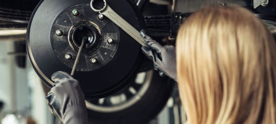 Freios Falhando? Reconheça os Sinais e Evite Acidentes!