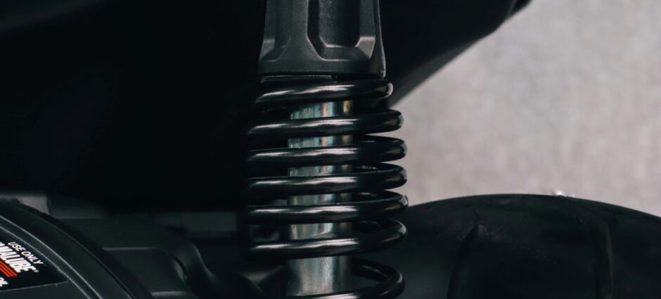 Amortecedores e molas: peças que garantem a sua segurança