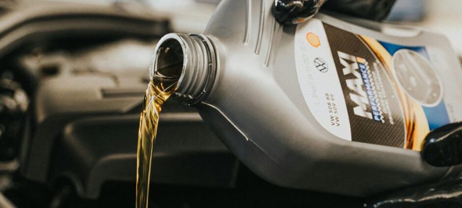 Tipos de óleo do motor: qual o ideal para o seu carro?