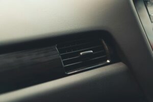 Os benefícios da higienização do ar condicionado do seu carro