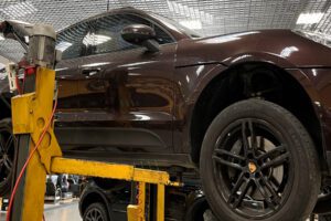03-carro-importado-poblema-full-pneus