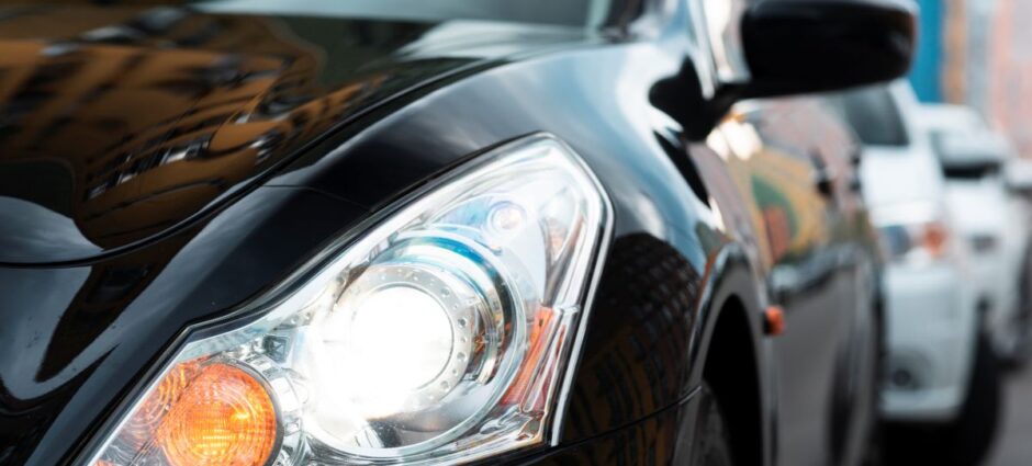 Luzes do Carro: Como Verificar e Quando Trocar? 