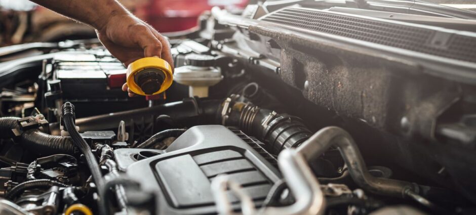 Por que o óleo velho aumenta o consumo de gasolina?