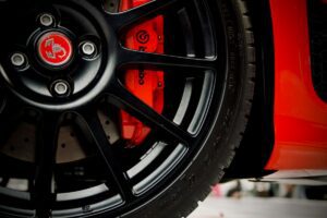 Revitalização de rodas é na Full Pneus.