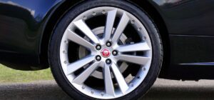Pneu 195/50 R15: Preços, Marcas e Dicas de Uso